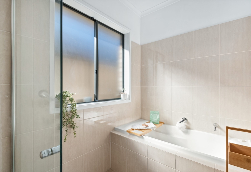 4 Douglas Avenue, Reynella, SA 5161 AUS