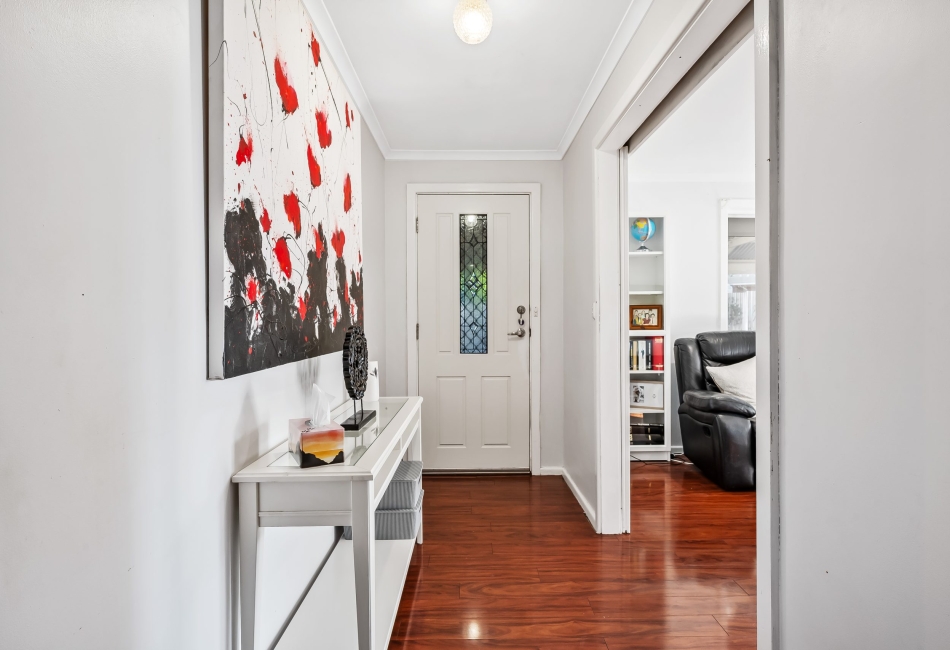 32 Kathryn Drive, Morphett Vale, SA 5162 AUS