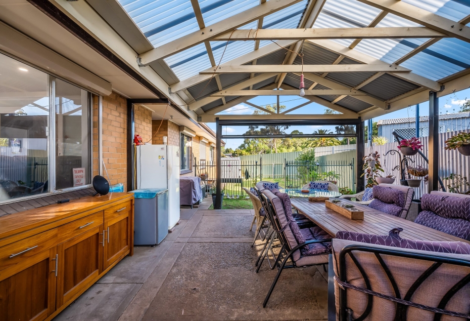 32 Kathryn Drive, Morphett Vale, SA 5162 AUS