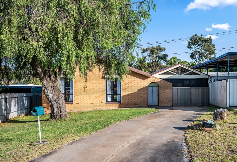 32 Kathryn Drive, Morphett Vale, SA 5162 AUS