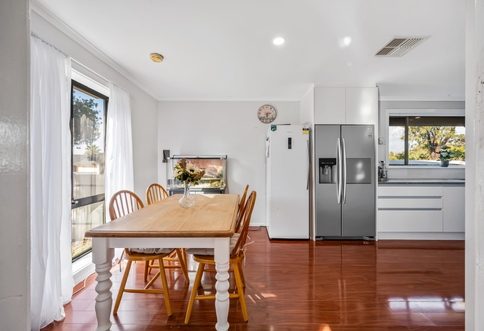 32 Kathryn Drive, Morphett Vale, SA 5162 AUS