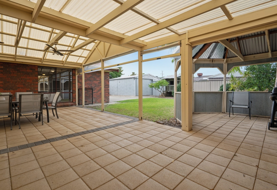 10 Cunningham Street, Morphett Vale, SA 5162 AUS