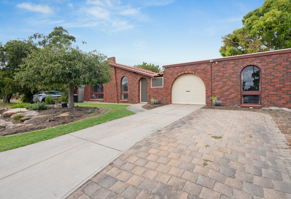 10 Cunningham Street, Morphett Vale, SA 5162 AUS