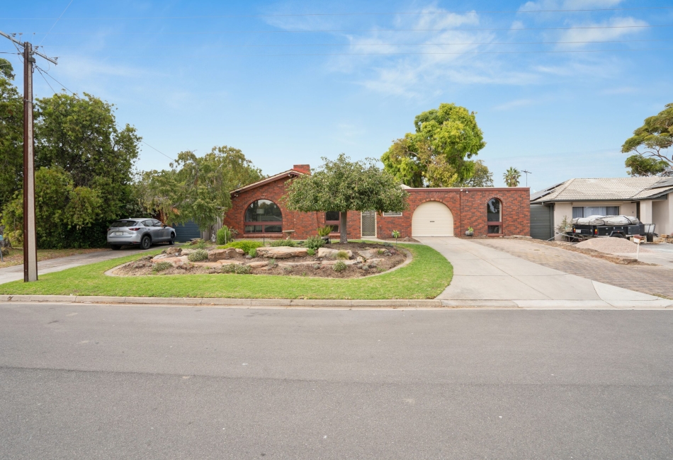 10 Cunningham Street, Morphett Vale, SA 5162 AUS