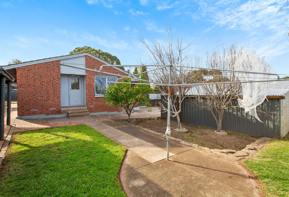 19 Louise Crescent, Morphett Vale, SA 5162 AUS