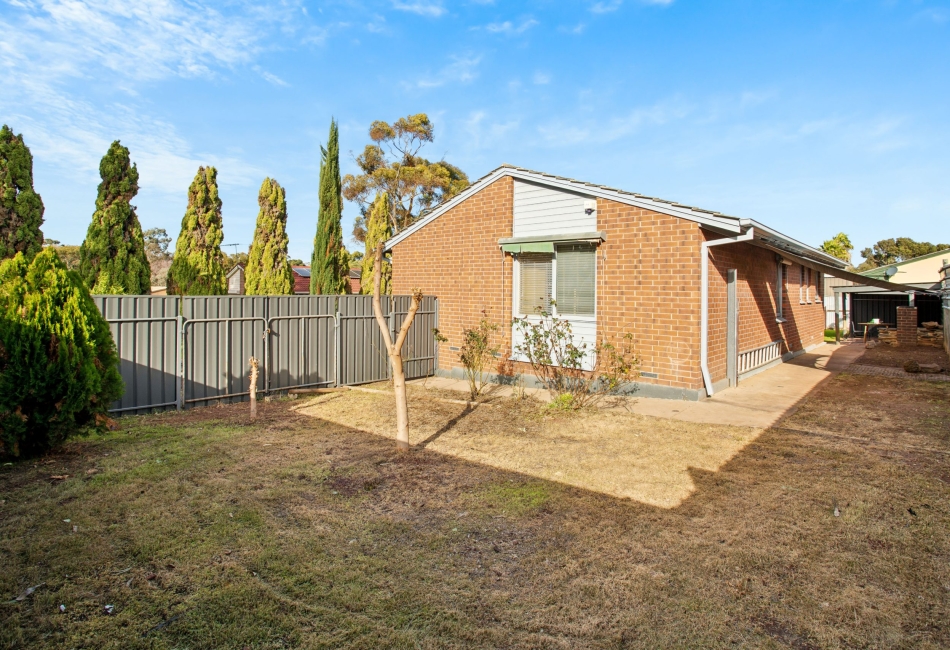 19 Louise Crescent, Morphett Vale, SA 5162 AUS