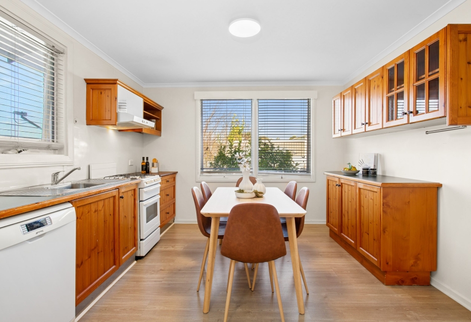 19 Louise Crescent, Morphett Vale, SA 5162 AUS