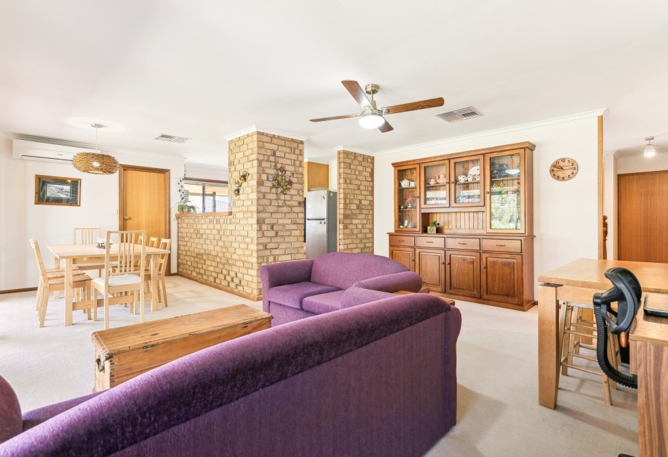 14 Farnsworth Drive, Morphett Vale, SA 5162 AUS