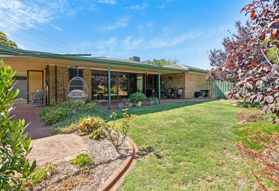 14 Farnsworth Drive, Morphett Vale, SA 5162 AUS