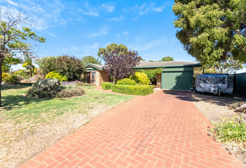 14 Farnsworth Drive, Morphett Vale, SA 5162 AUS