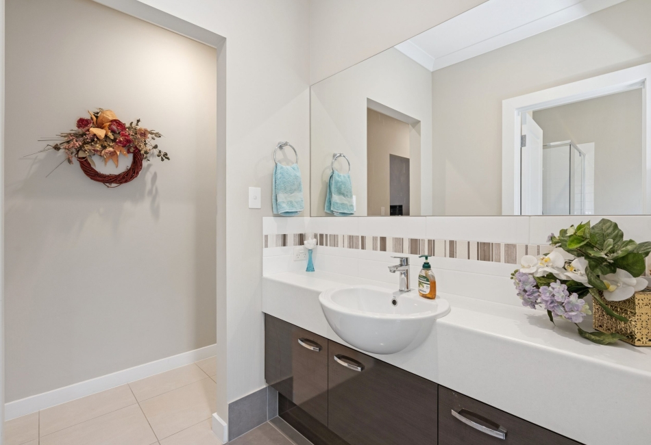 25 Keynes Avenue, Warradale, SA 5046 AUS
