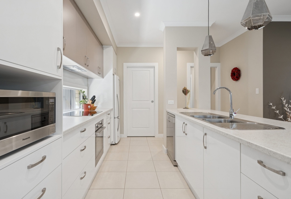 25 Keynes Avenue, Warradale, SA 5046 AUS