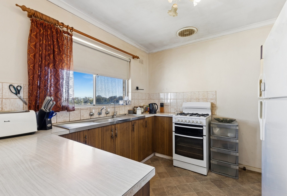 132 Black Road, Flagstaff Hill, SA 5159 AUS
