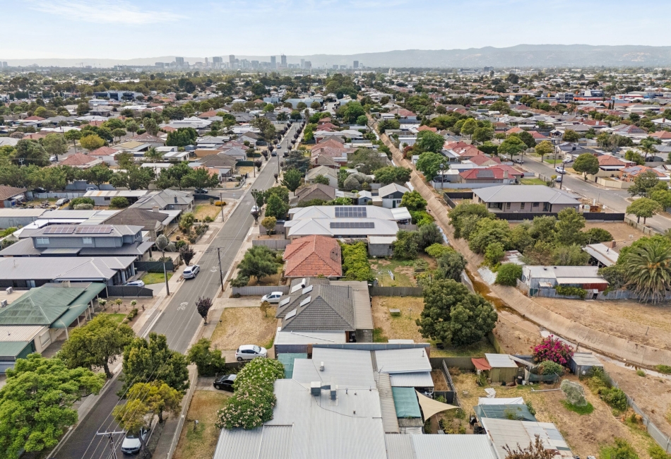 27 Lyons Street, Brooklyn Park, SA 5032 AUS
