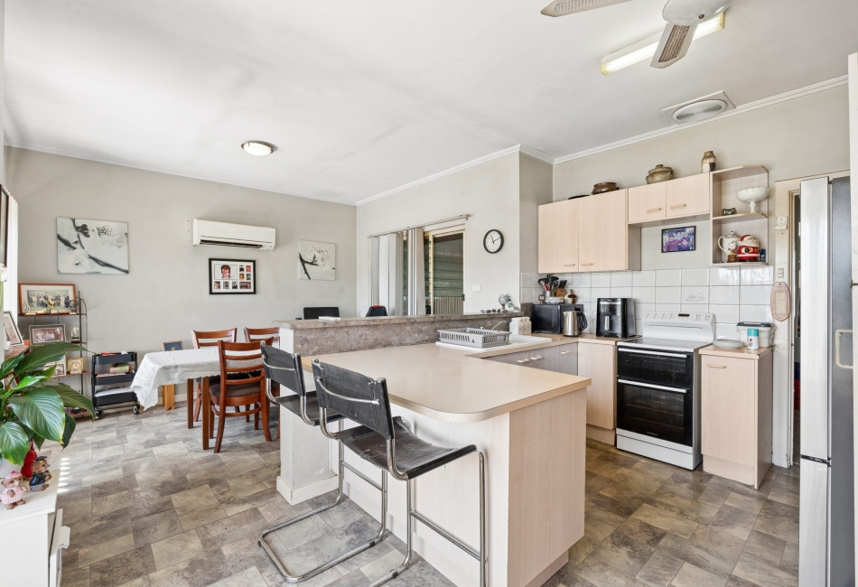27 Lyons Street, Brooklyn Park, SA 5032 AUS