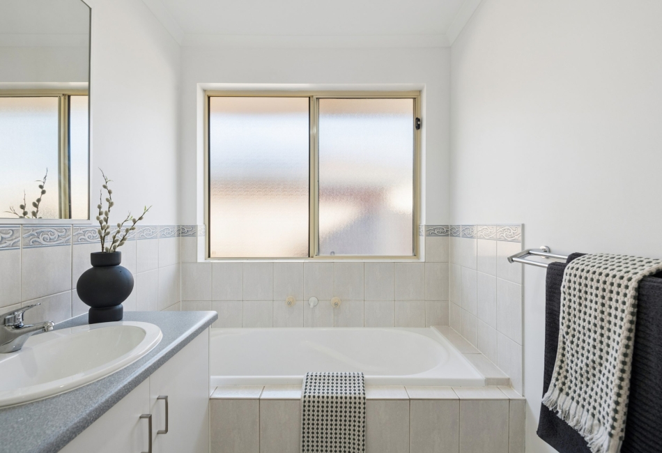 39 Worthing Drive, Sheidow Park, SA 5158 AUS