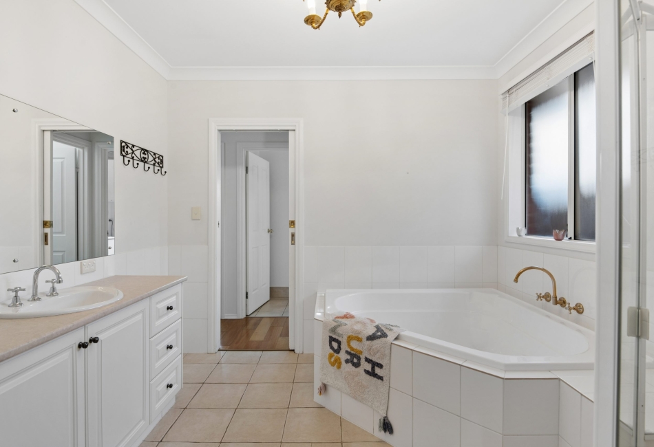 13 Field Street, Reynella, SA 5161 AUS