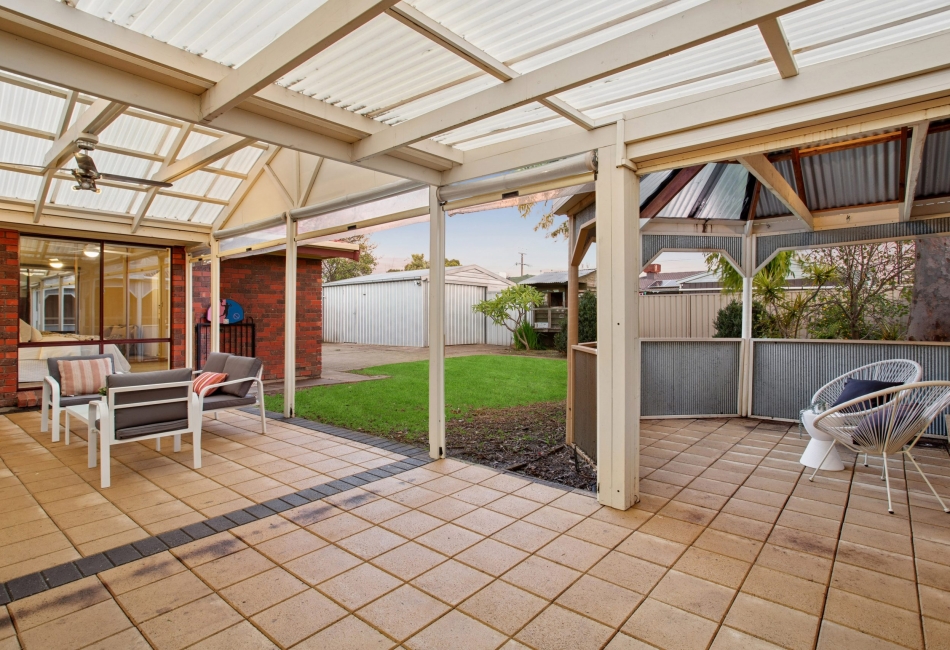 10 Cunningham Street, Morphett Vale, SA 5162 AUS