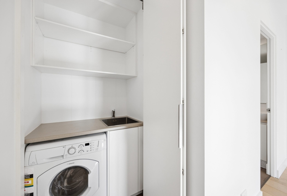 1007/421 King William Street, Adelaide, SA 5000 AUS