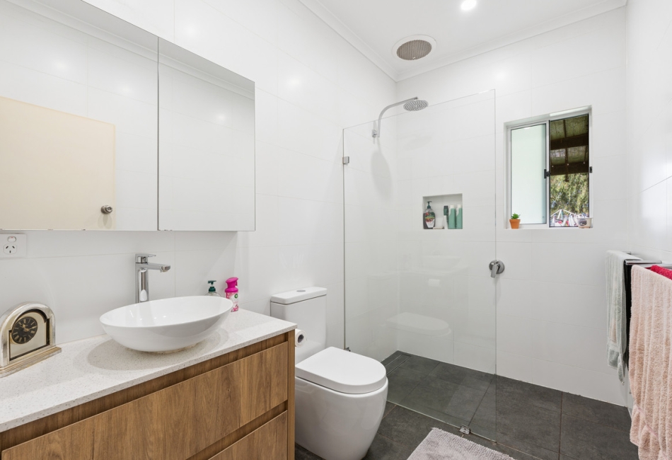 27- Lyons Street, Brooklyn Park, SA 5032 AUS