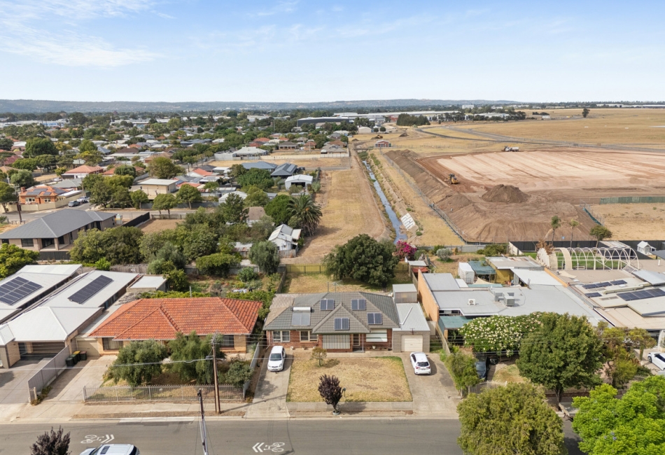 27- Lyons Street, Brooklyn Park, SA 5032 AUS