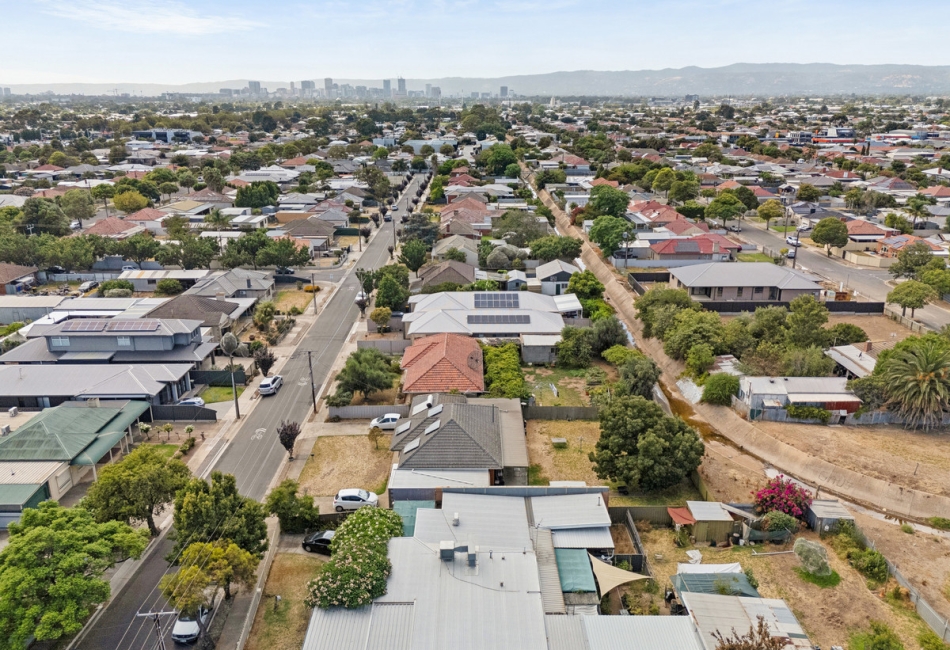 27- Lyons Street, Brooklyn Park, SA 5032 AUS
