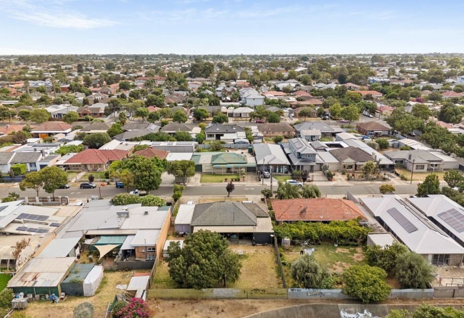 27- Lyons Street, Brooklyn Park, SA 5032 AUS