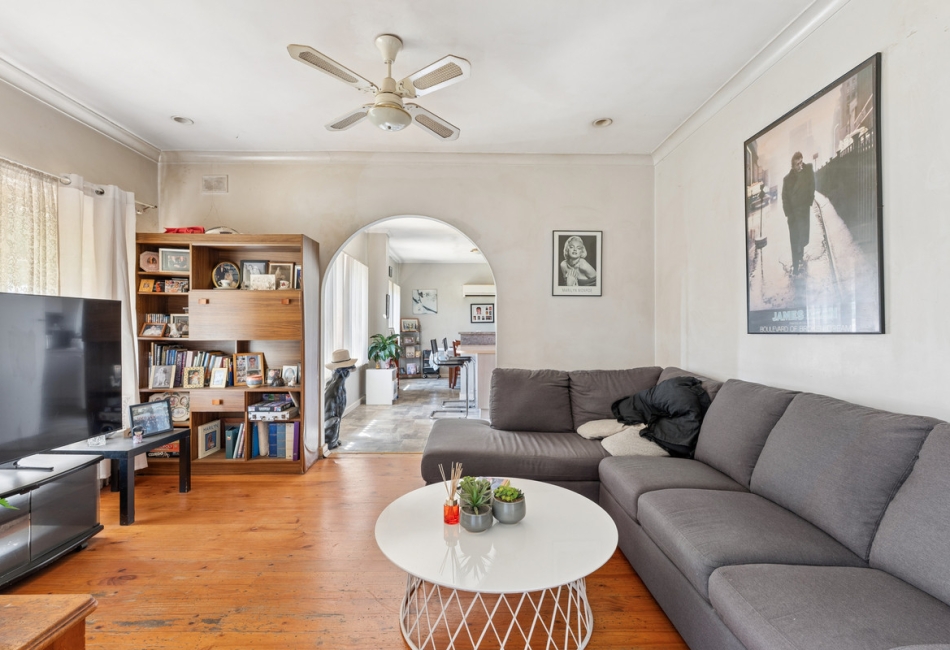 27- Lyons Street, Brooklyn Park, SA 5032 AUS