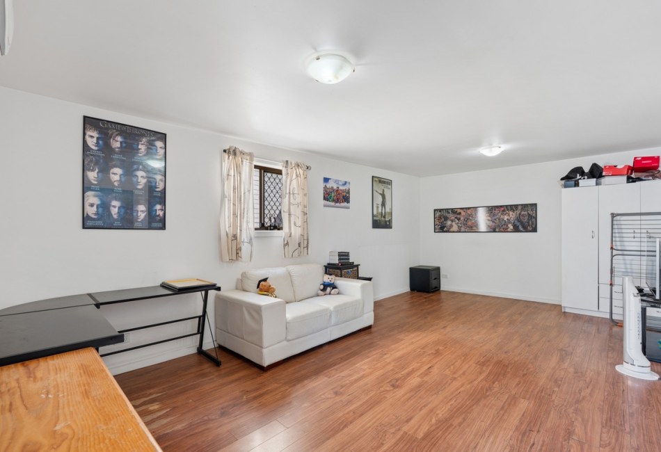 27- Lyons Street, Brooklyn Park, SA 5032 AUS
