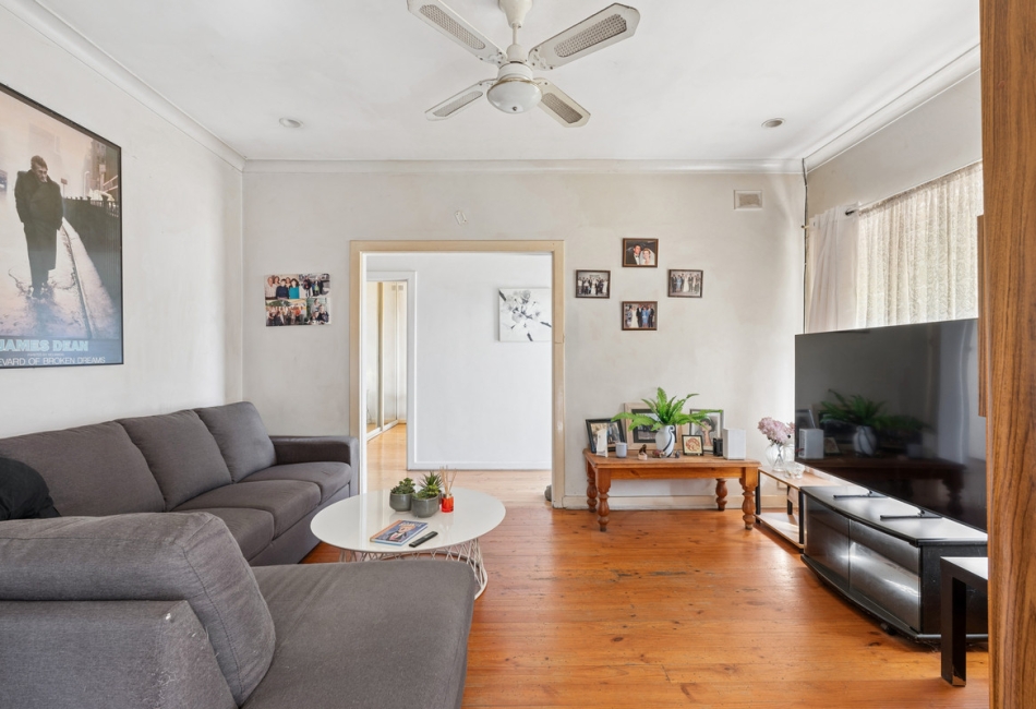 27- Lyons Street, Brooklyn Park, SA 5032 AUS